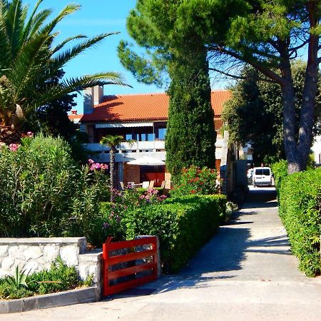 Apartmani Jutro Novalja Bagian luar foto