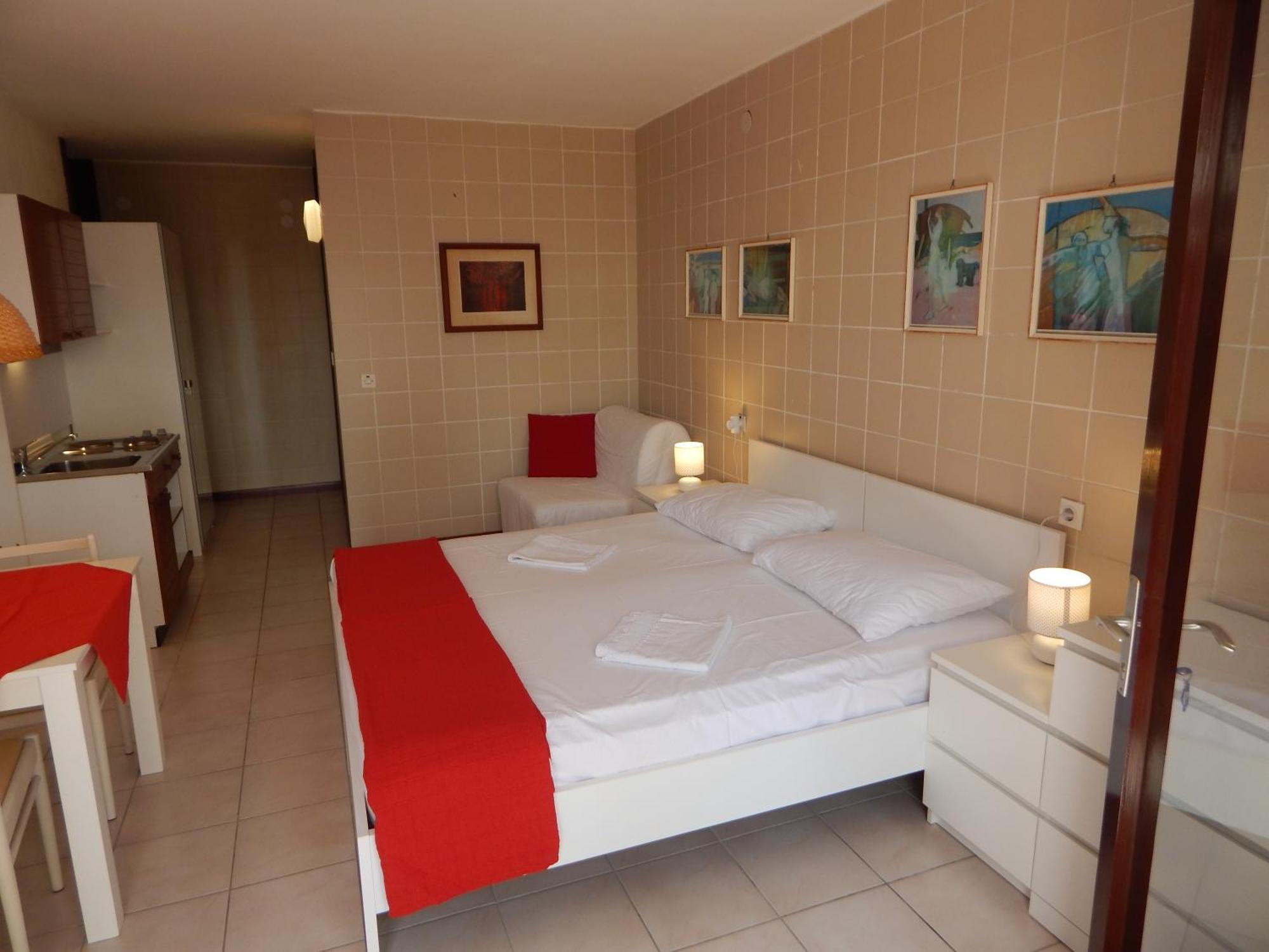 Apartmani Jutro Novalja Ruang foto