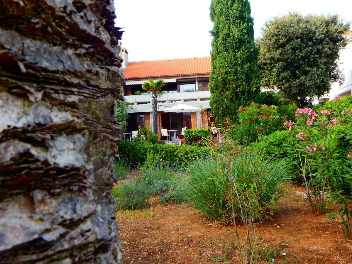 Apartmani Jutro Novalja Bagian luar foto