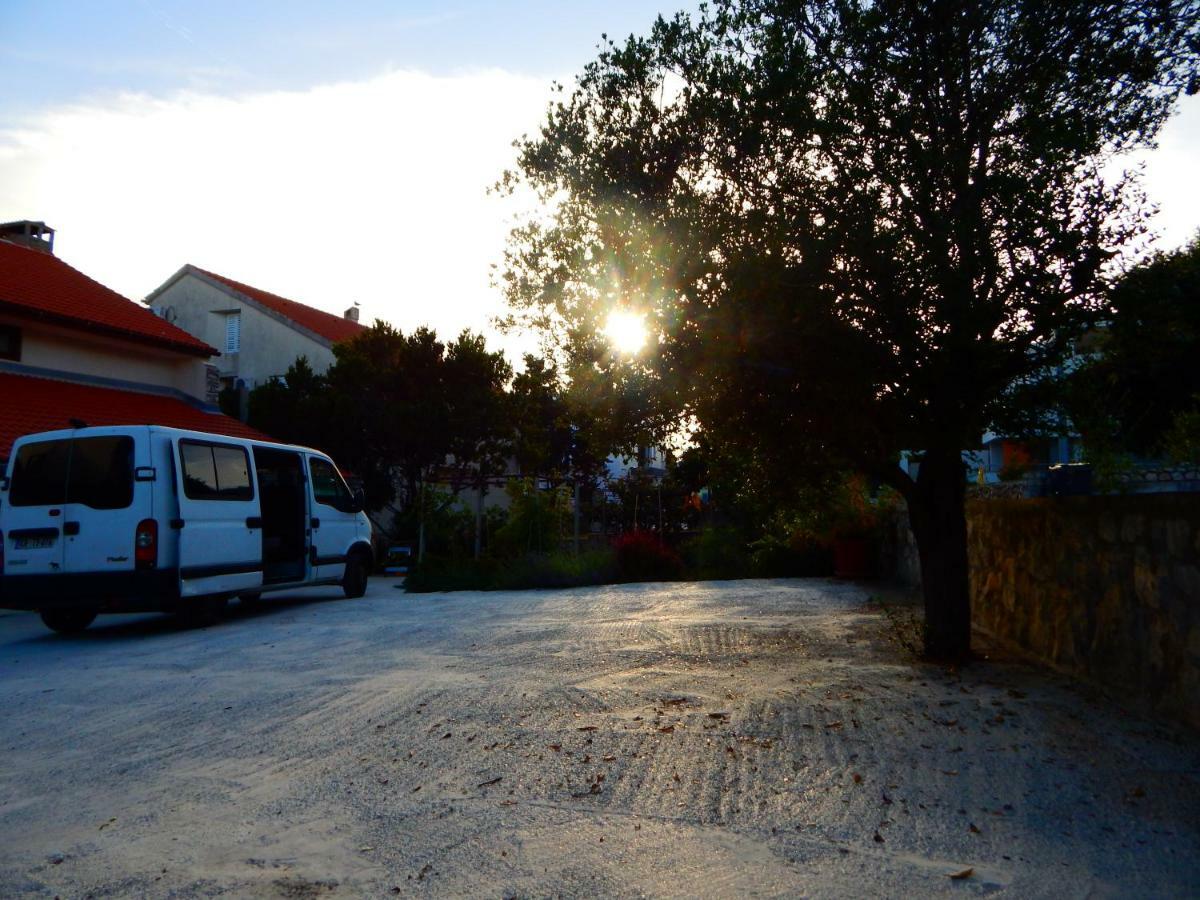 Apartmani Jutro Novalja Bagian luar foto